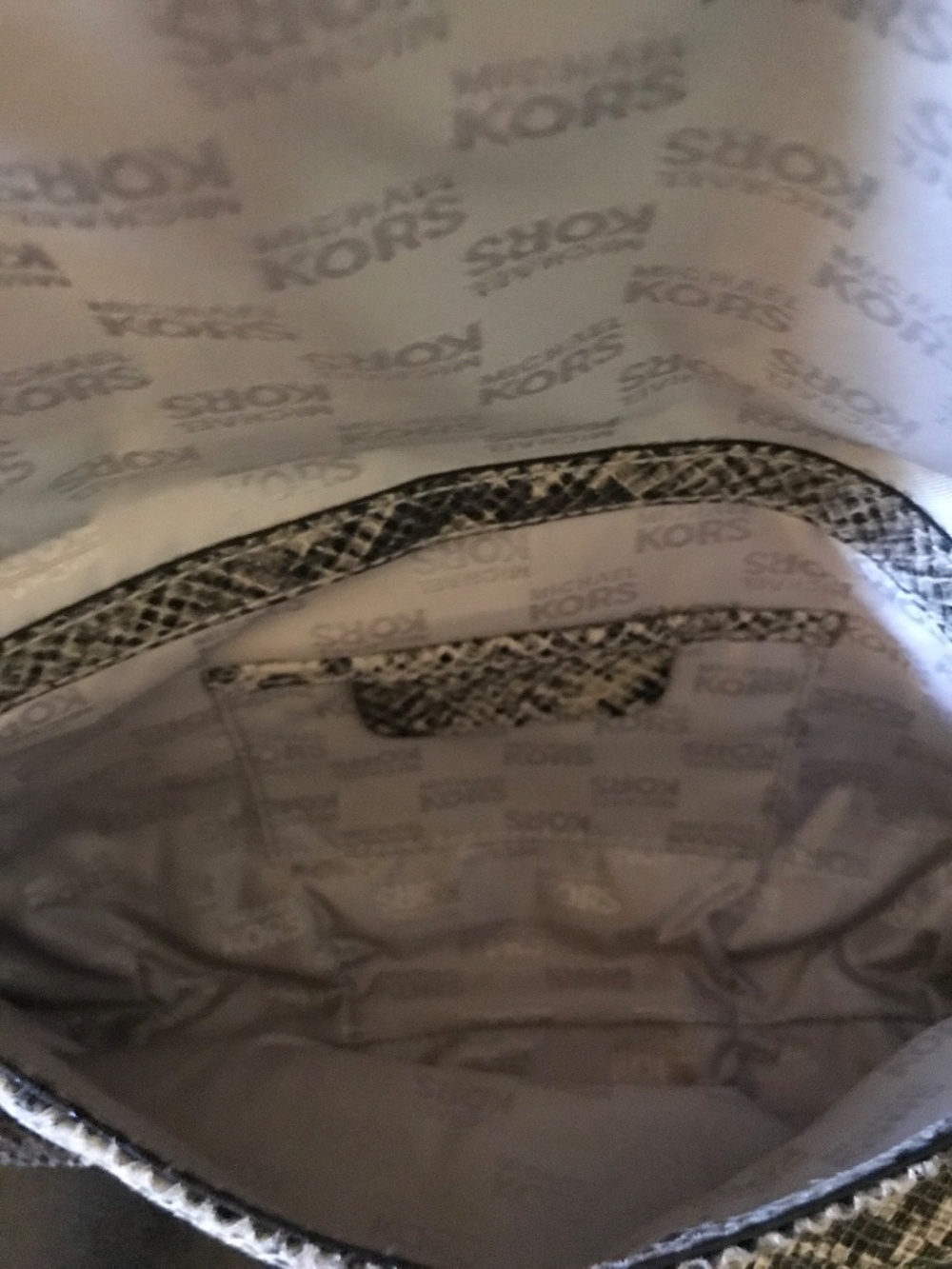 Michael Kors, leather clutch - Picture 6 of 6